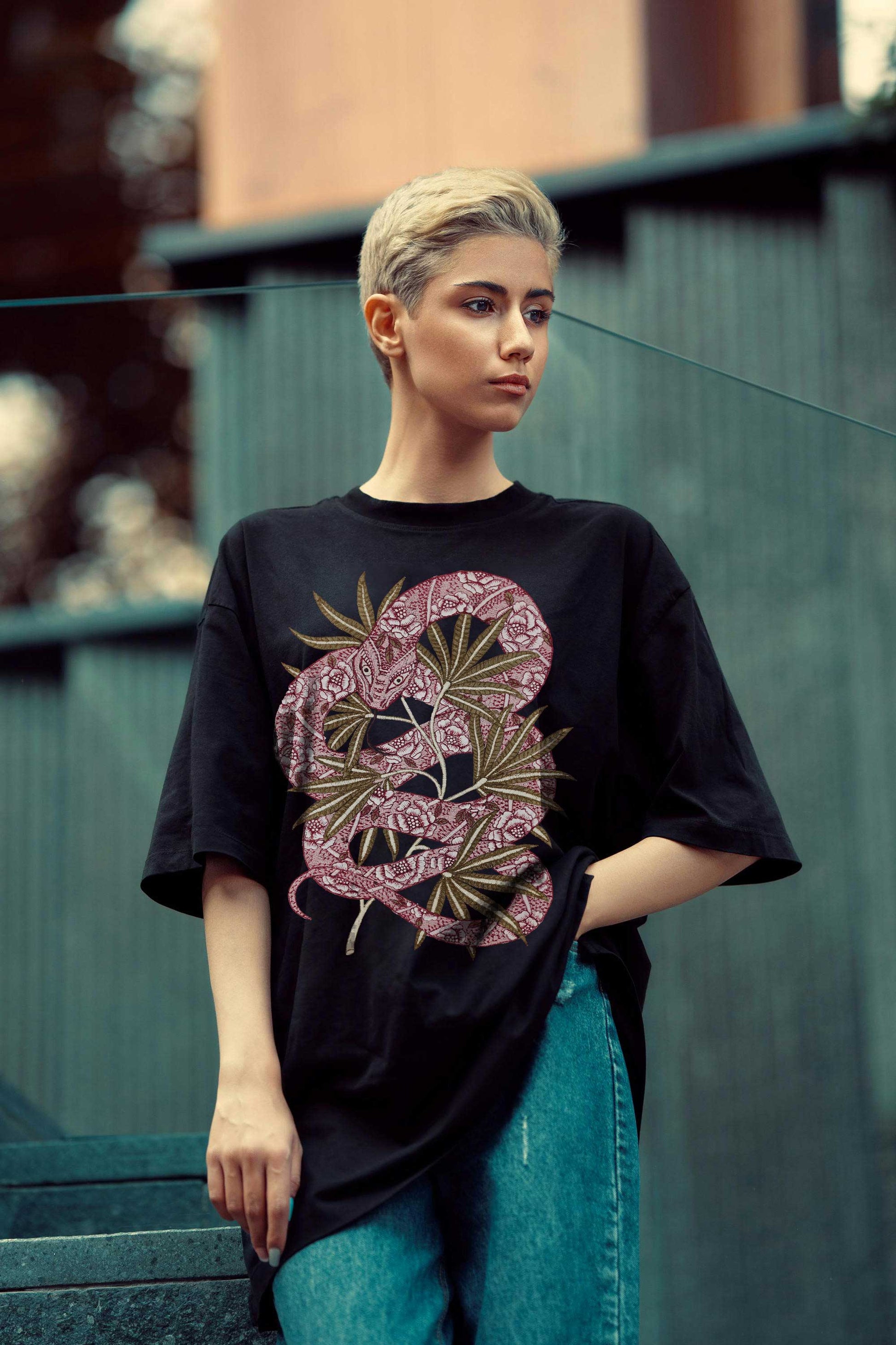 The Snake Art Embroidered Artwork Black Oversized T-shirt For Women